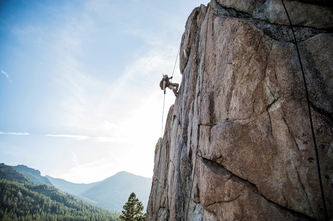U.S. Marine Lance Cpl. Julio C. Miranda Jr. rappels down a cliff during Mountain Exercise 2014 aboard Marine Corps Mountain Warfare Training Center in Bridgeport, Calif., Aug. 29, 2014. Miranda is an infantry rifleman with 3rd Platoon, Lima Company, 3rd Battalion, 1st Marine Regiment. Marines with 3rd Battalion, 1st Marine Regiment will become the 15th Marine Expeditionary Unit’s ground combat element in October. Mountain Exercise 2014 develops critical skills the battalion will need during deployment. (U.S. Marine Corps photo by Sgt. Emmanuel Ramos/Released)