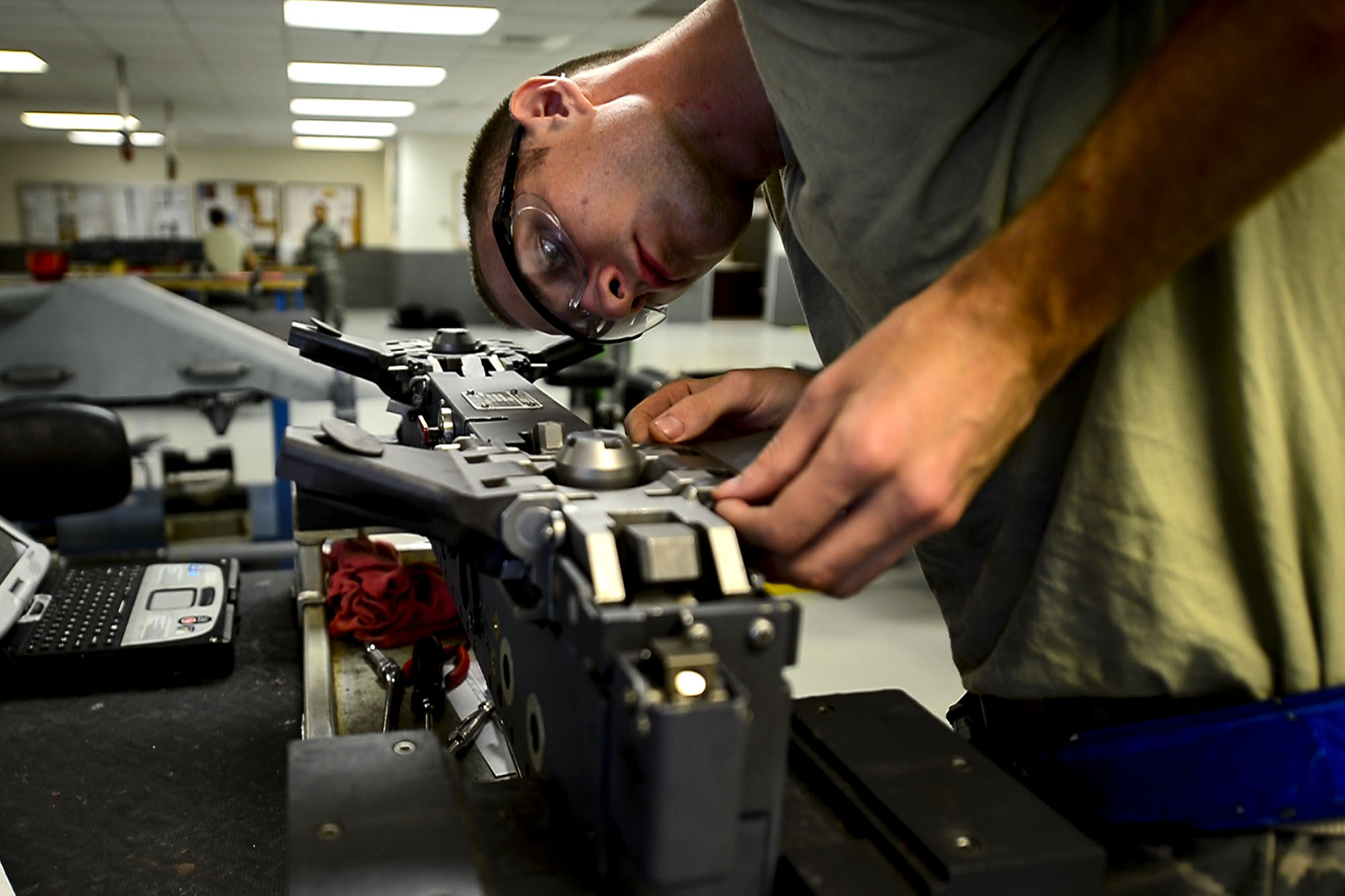 Armament systems technicians maintain F22 weapons systems > Joint Base