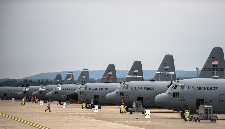 Paratroopers Partcipate In Static Line Training During Steadfast Javelin Ii 166th Airlift Wing Article Display