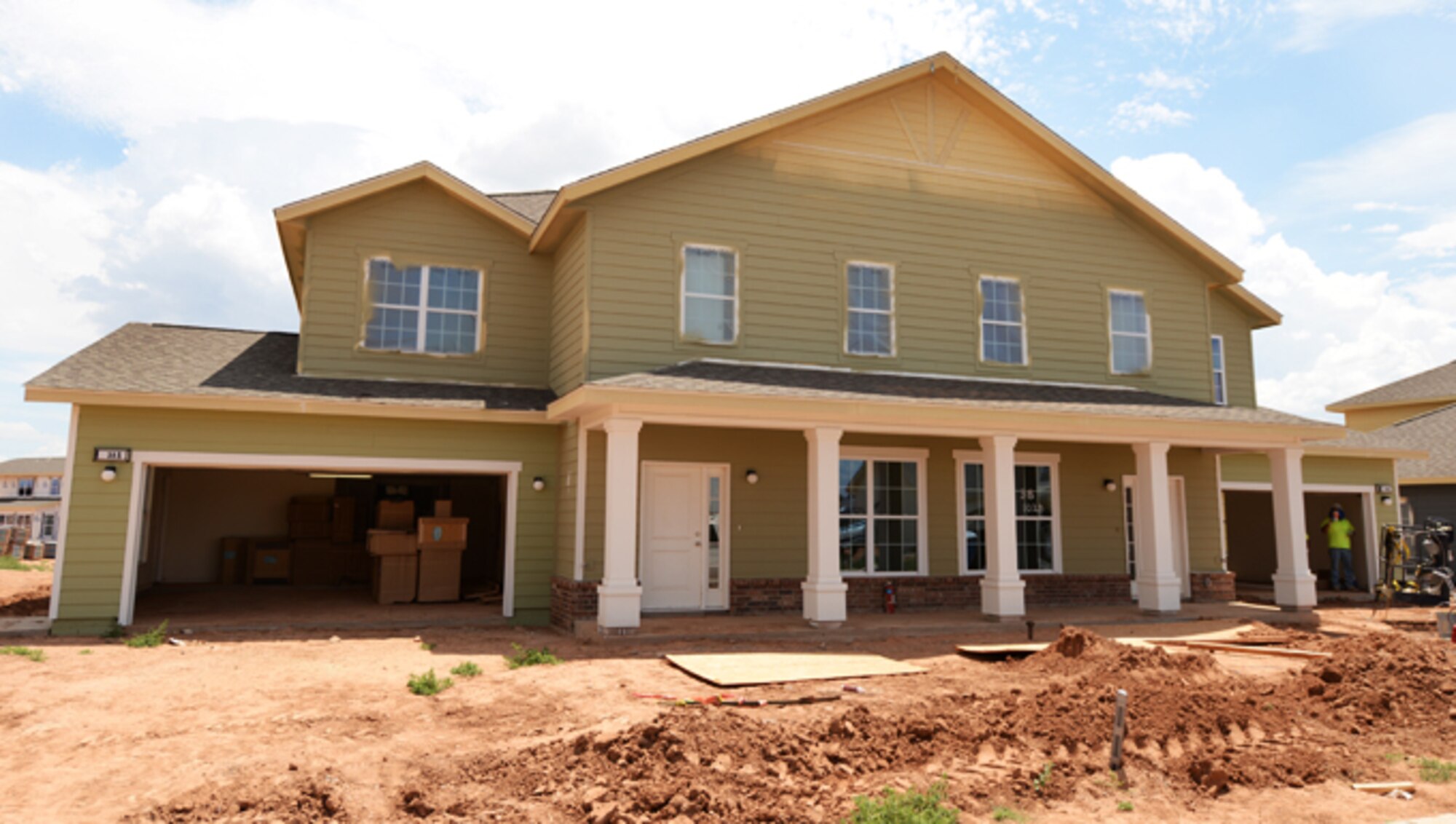 Balfour Beatty Communities has been working tirelessly to complete the much anticipated housing project at Cannon Air Force Base, N.M. New residents can expect many improvements such as GE Energy Star appliances, spacious rooms and ample room for storage. (U.S. Air Force photo/Airman 1st Class Chip Slack) 