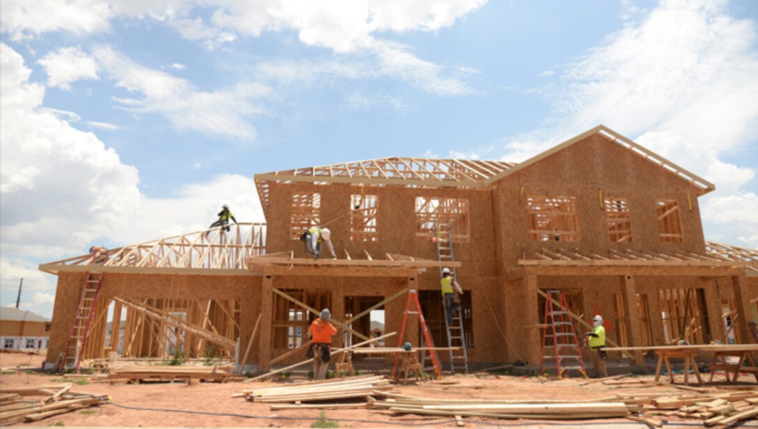 Balfour Beatty Communities has been working tirelessly to complete the much anticipated housing project at Cannon Air Force Base, N.M. New residents can expect many improvements such as GE Energy Star appliances, spacious rooms and ample room for storage. (U.S. Air Force photo/Airman 1st Class Chip Slack) 