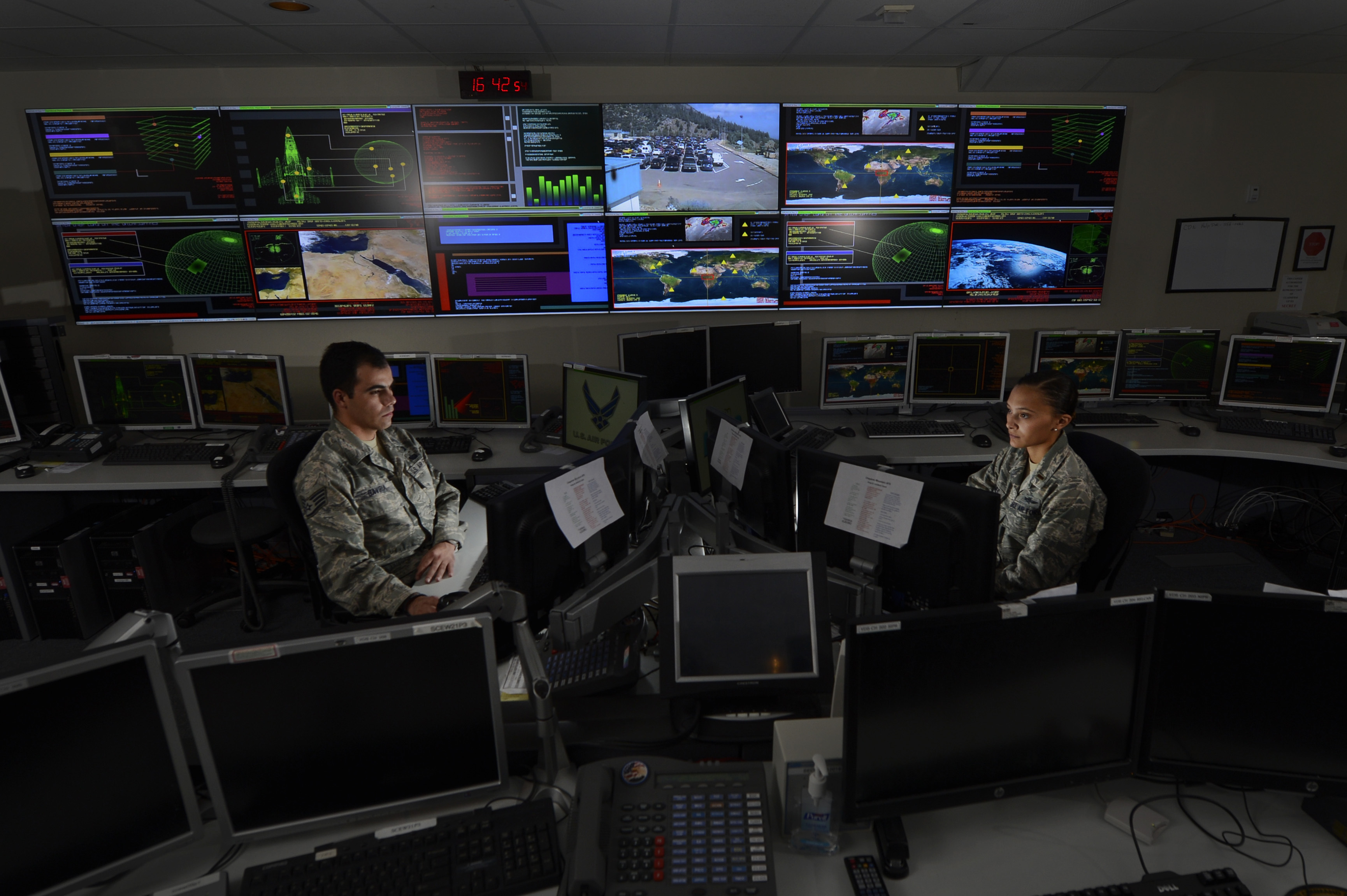 Airmen Operate America s Fortress Cheyenne Mountain Air Force Station 