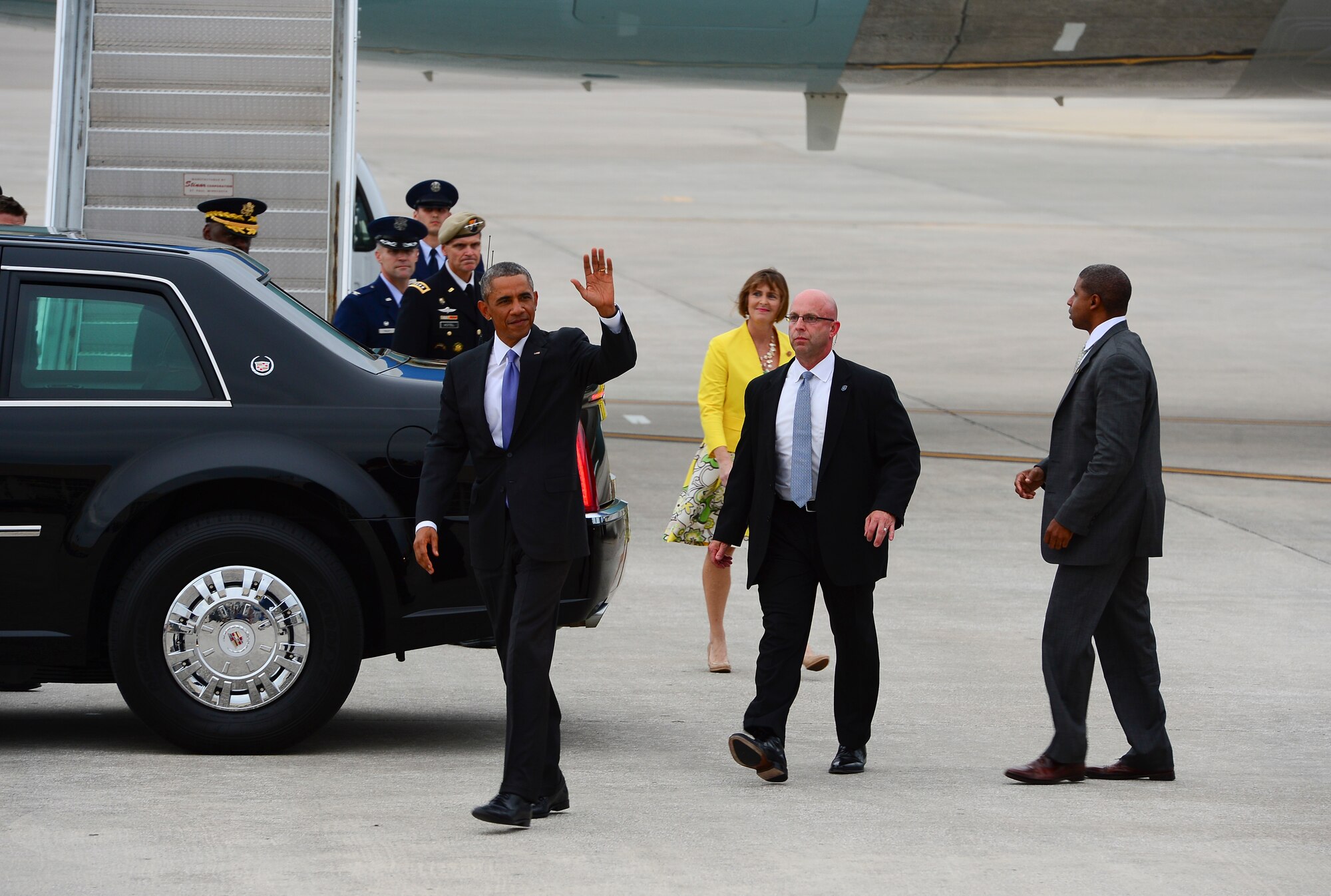 President Barack Obama greets service members upon his arrival to MacDill Air Force Base, Fla., Sept. 16, 2014. The President will receive briefings from top commanders at U.S. Central Command, and thank the men and women who will partner with others in the region to carry out his strategy to degrade and defeat Islamic State of Iraq and the Levant. (U.S. Air Force photo by Senior Airman Shandresha Mitchell/ Released)