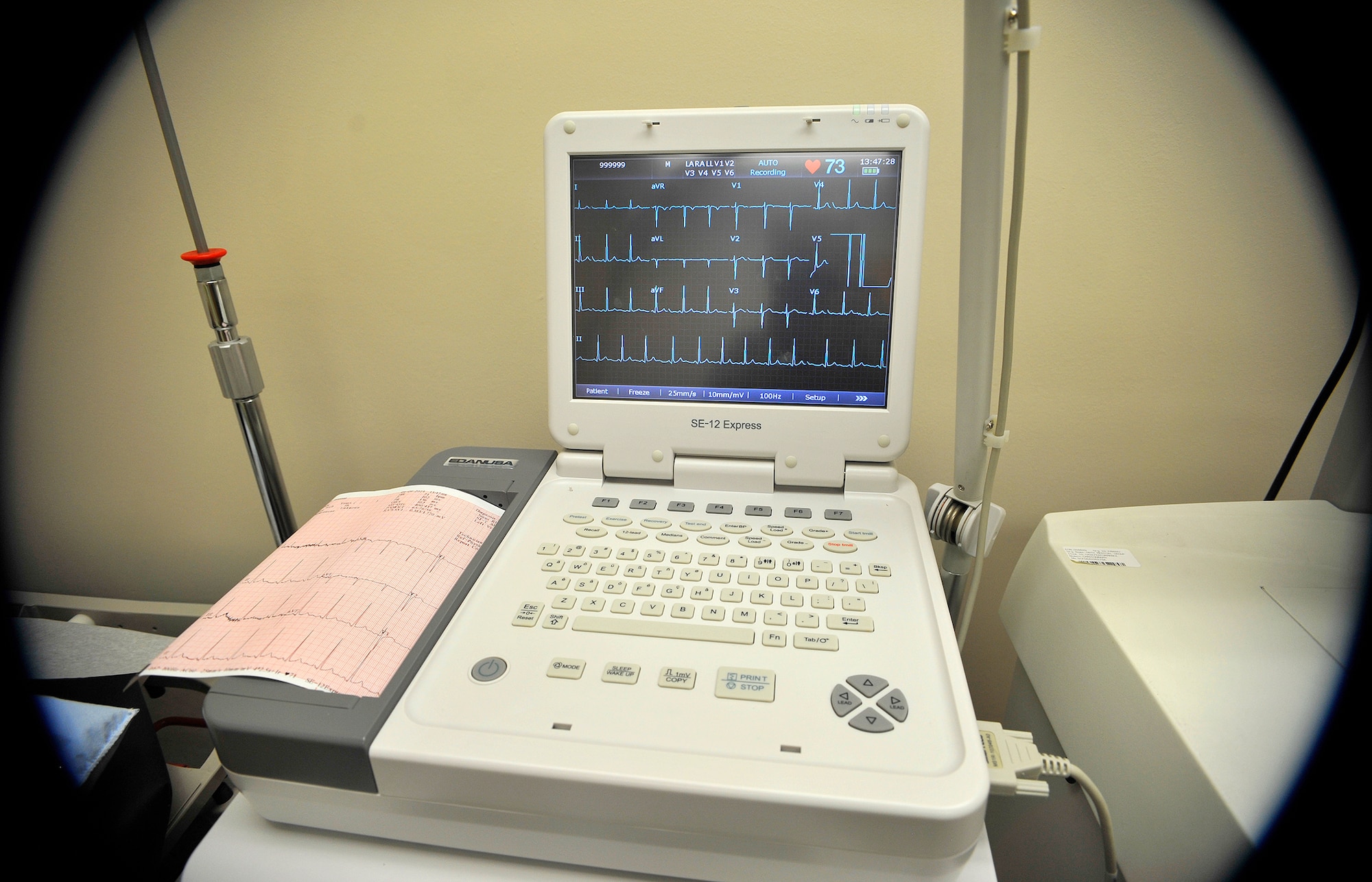 An electrocardiogram machine monitors a heartbeat Sept. 9 at Luke Air Force Base. The 56th Medical Operations Squadron Cardiopulmonary Clinic offers diagnostic testing and management of cardio or pulmonary diseases. (U.S. Air Force photo/Senior Airman Marcy Copeland)