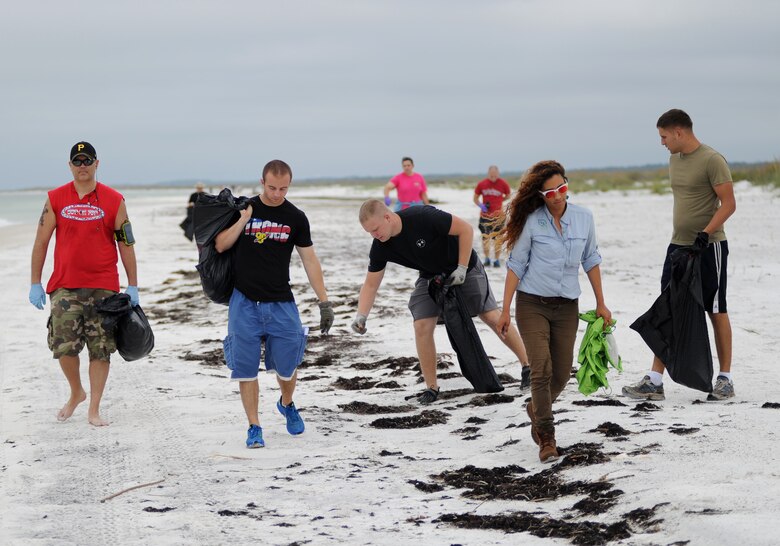 Tyndall's beaches get a deep clean > Tyndall Air Force Base > Article