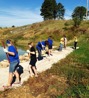 On Saturday, September 27, volunteers around the nation, including those at Carlyle Lake, Lake Shelbyville, Mark Twain Lake, Rend Lake, Riverlands and Wappapello Lake (September 24) will visit their favorite parks, beaches, wildlife preserves, or forests and chip in to help improve these treasured places – and to celebrate National Public Lands Day, the largest, single-day volunteer event for public lands in our country.