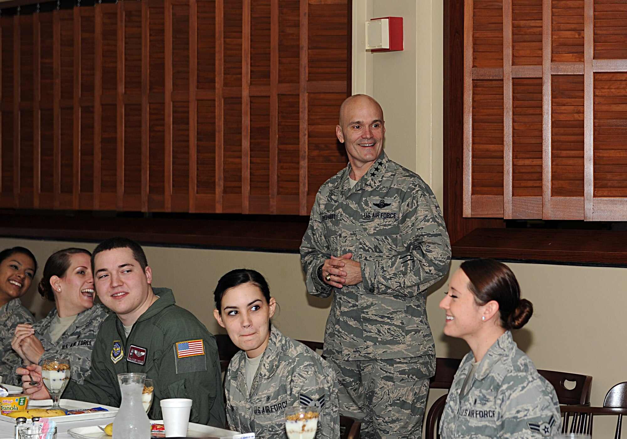 Lt. Gen. Carlton Everhart II, 18th Air Force commander, joins enlisted
Airmen for breakfast, Sept. 26, 2014, at McConnell Air Force Base, Kan.
During the breakfast, Everhart answered questions from Airmen about various
topics related to the Air Force. (U.S. Air Force photo/Airman 1st Class
David Bernal Del Agua)