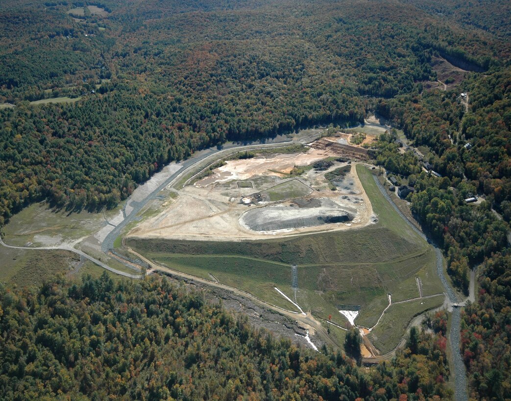 An aerial view of the Elizabeth Mine Superfund project in September 2007.
