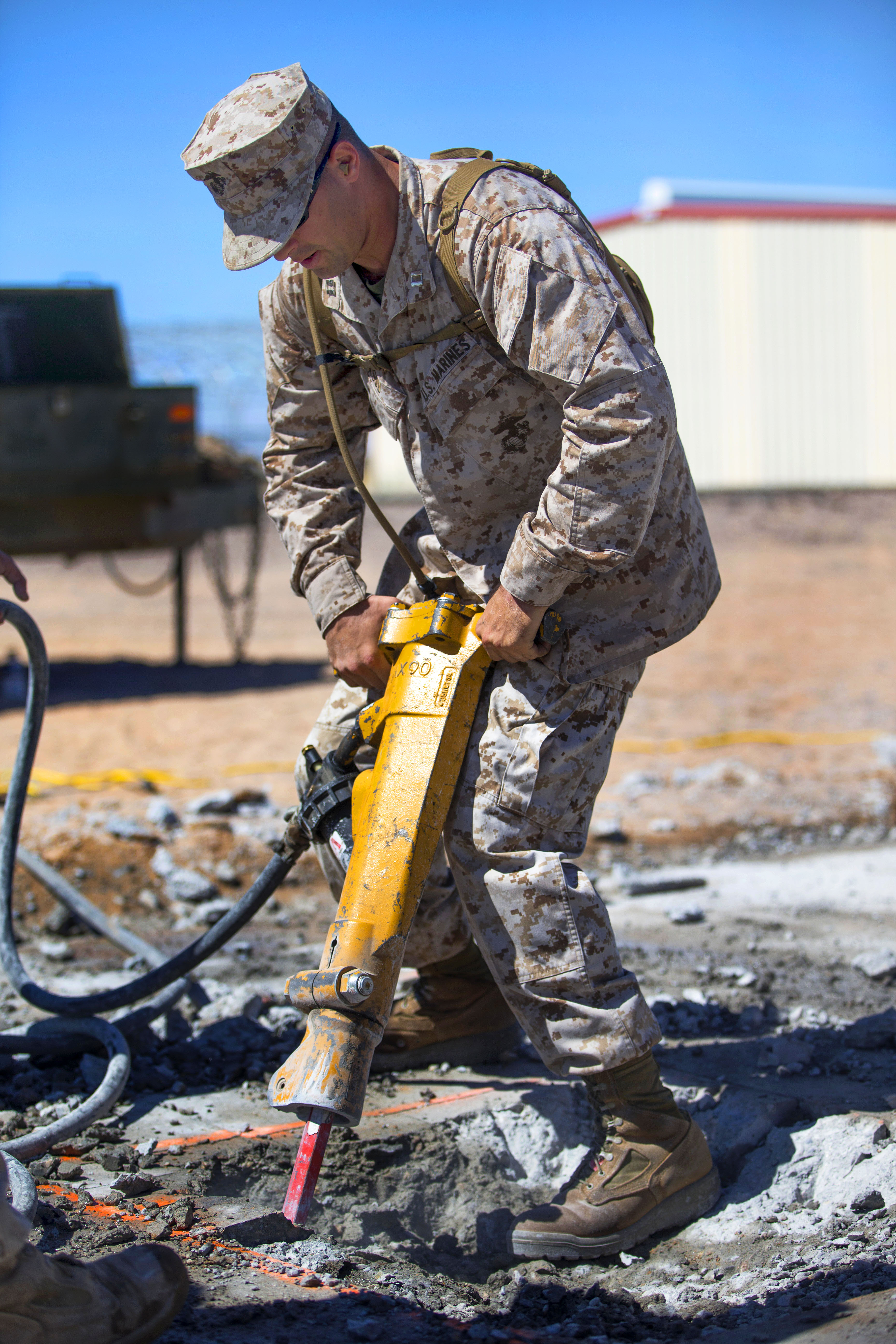 90 lb discount jackhammer