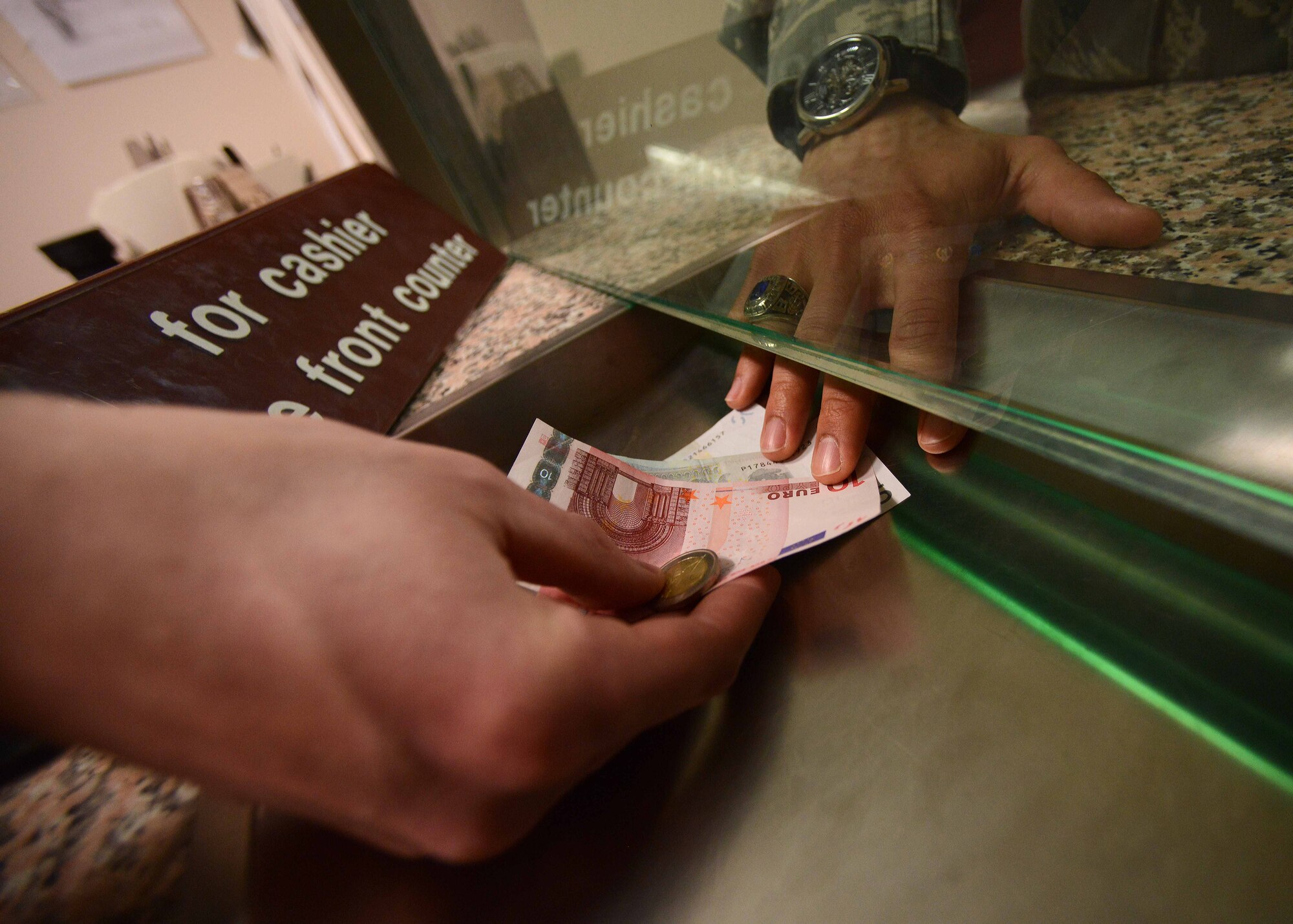 31 CPTS technicians 'cash in' > Aviano Air Base > Display