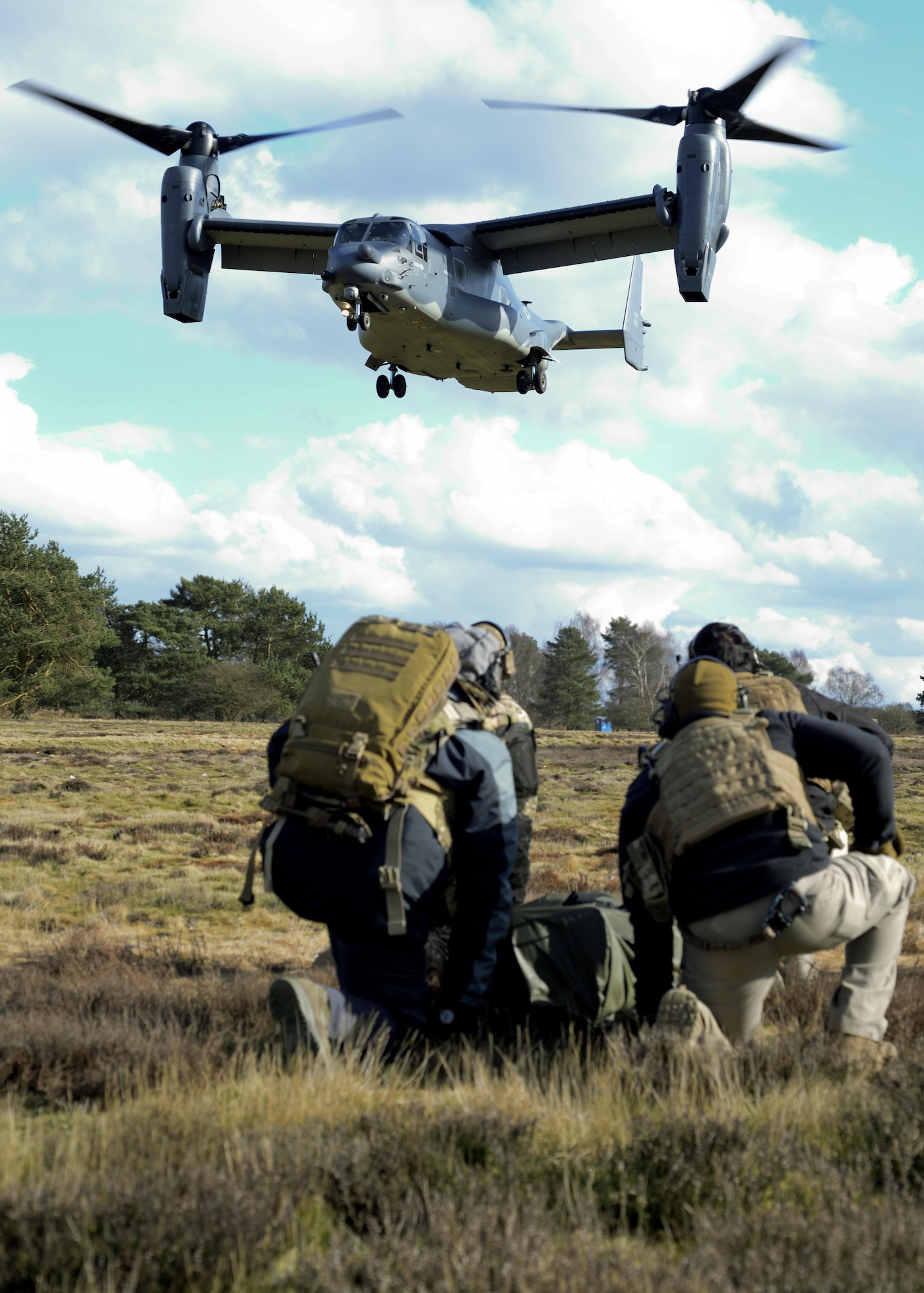 Members of the 352nd Special Operations Support Squadron Deployed Aircraft Ground Response Element assigned to RAF Mildenhall participate in an exercise March 25, 2015, at STANTA Range near Thetford, England. DAGRE are highly-trained security forces Airmen who perform a wide range of special operations missions. (U.S. Air Force photo by Senior Airman Victoria H. Taylor)