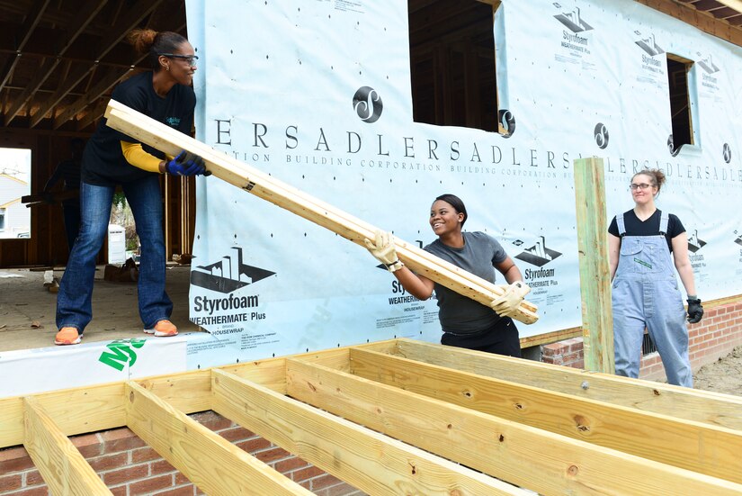 Soldiers help community with Habitat for Humanity > Joint Base Langley