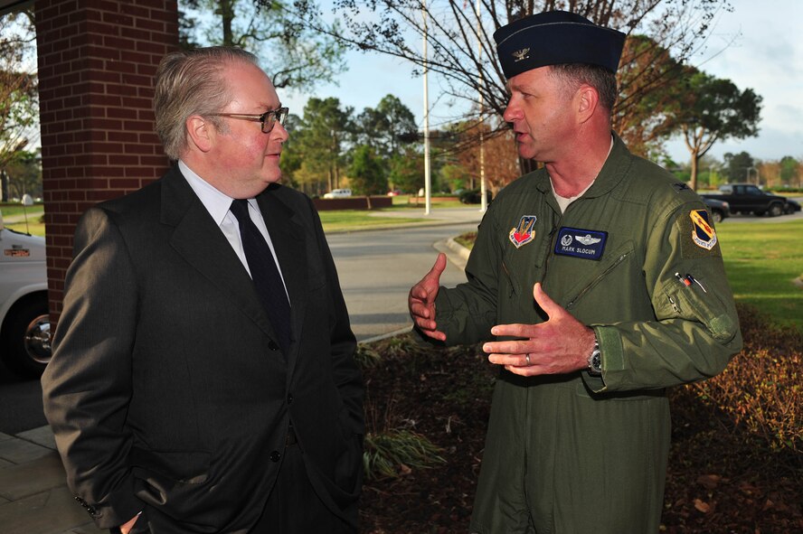 Col. Mark Slocum, 4th Fighter Wing commander, speaks with Congressman George Holding, U.S. House of Representatives, upon his arrival April 10, 2015 at Seymour Johnson Air Force Base, North Carolina. Holding, the representative for North Carolina’s 13th Congressional District, came to observe the operations involved in Exercise RAZOR TALON. (U.S. Air Force photo/Senior Airman John Nieves Camacho)
