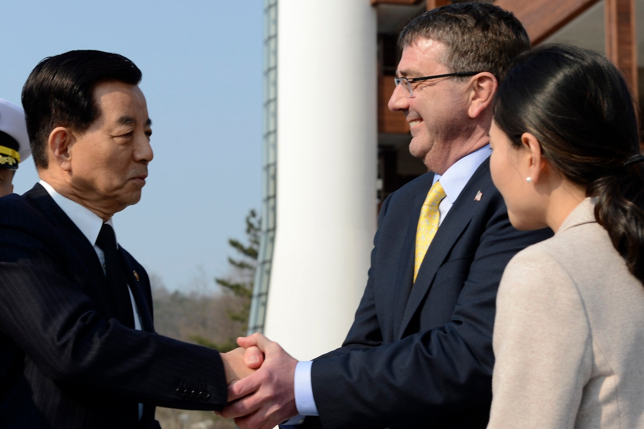 Defense Secretary Ash Carter meets with South Korean Defense Minister Han Min-koo on Pyeongtaek Naval Base, South Korea, April 10, 2015. DoD photo by U.S. Navy Petty Officer 2nd Class Sean Hurt