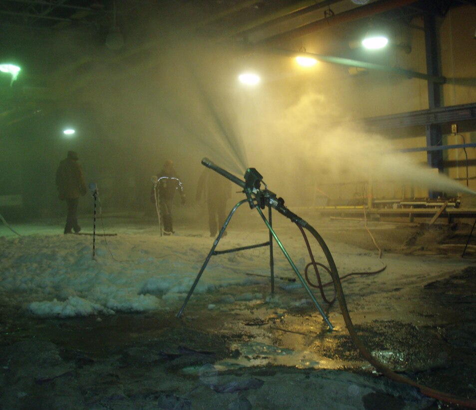 In a refrigerated room at the ERDC Cold Regions Research and Engineering Laboratory’s Ice Engineering Facility, Snow Logic, a developer of snowmaking technologies recently compared snow guns for performance.