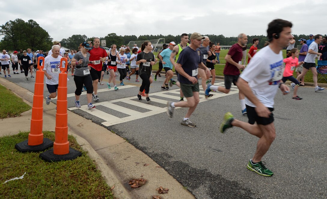 The Barney’s Run 2015 draws a good crowd of runners for the event, which took place aboard Marine Corps Logistics Base Albany, April 11.