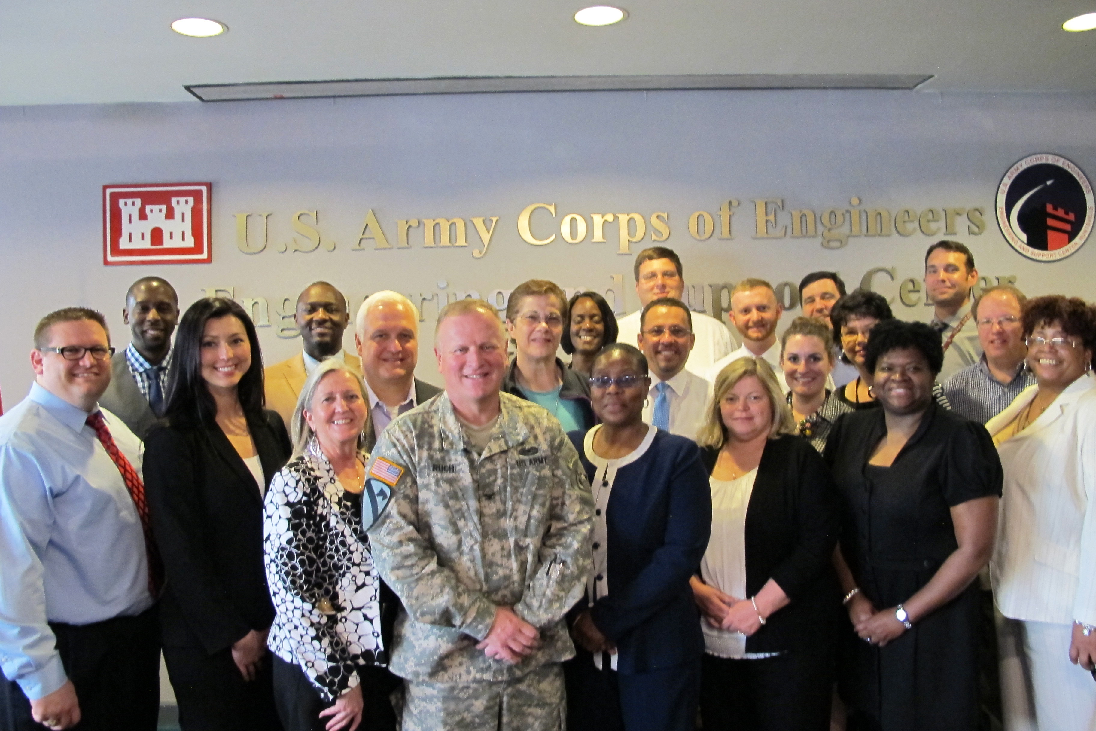 Huntsville Center honors Class of 2015 emerging leaders > U.S. Army