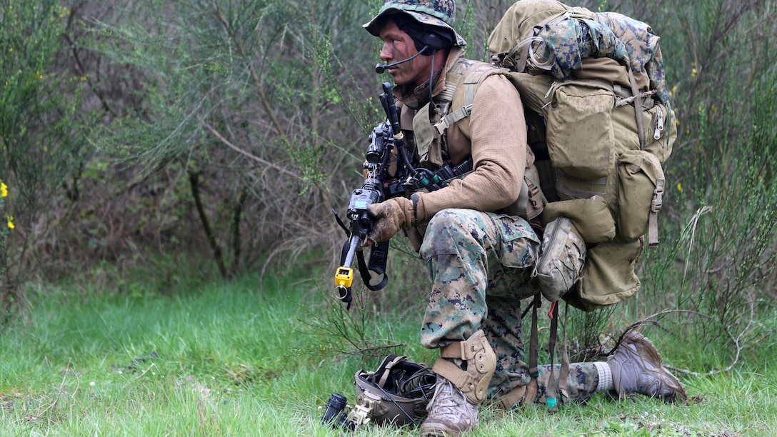 Reconnaissance and surveillance patrol hones Marines’ readiness