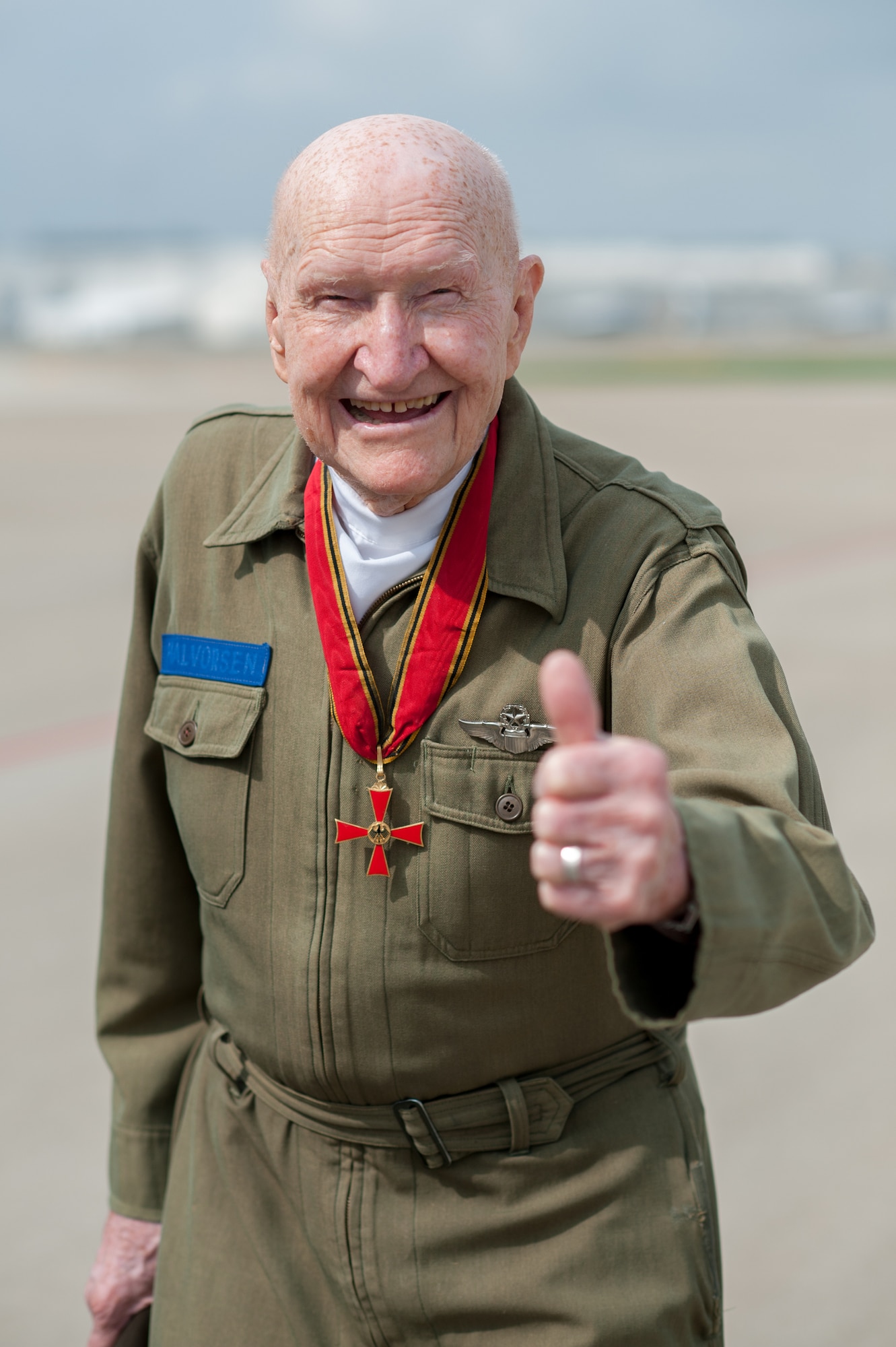 Col. Gail Halvorsen, a former U.S. Army Air Corps pilot who originated the idea of airdropping candy to German children during the 1948-49 Berlin Airlift, visits the Kentucky Air National Guard Base in Louisville, Ky., April 17, 2015. Halvorsen, who is known as the Berlin Candy Bomber, will be the guest of honor during the 2015 Thunder Over Louisville air show April 18. (U.S. Air National Guard photo by Maj. Dale Greer)