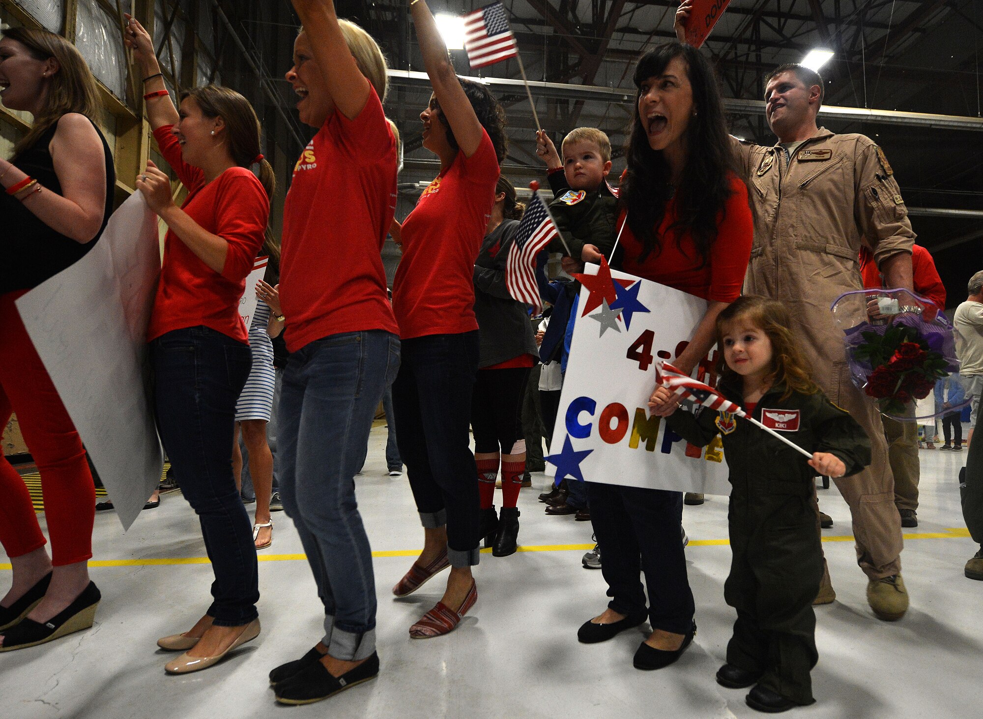 U.S. Air Force Airmen assigned to the 20th Fighter Wing return from a deployment at Shaw Air Force Base, S.C., April 18, 2015. Approximately 200 Airmen deployed to the United States Central Command AOR for six month. (U.S. Air Force photo by Airman 1st Class Michael Cossaboom/Released)