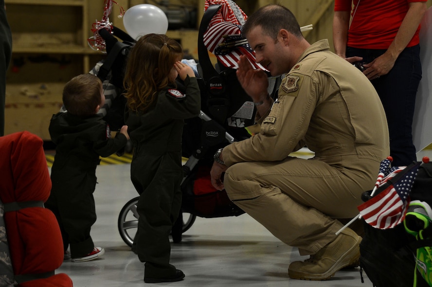 U.S. Air Force Airmen assigned to the 20th Fighter Wing return from a deployment at Shaw Air Force Base, S.C., April 18, 2015. Approximately 200 Airmen deployed to the United States Central Command AOR for six month. (U.S. Air Force photo by Airman 1st Class Michael Cossaboom/Released)