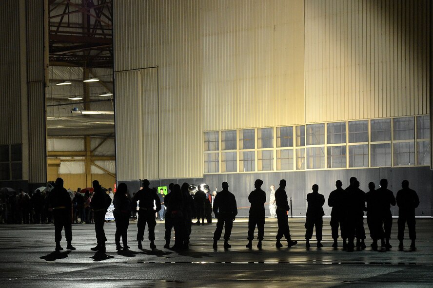 U.S. Air Force Airmen assigned to the 20th Fighter Wing return from a deployment at Shaw Air Force Base, S.C., April 18, 2015. Approximately 200 Airmen deployed to the United States Central Command AOR for six month. (U.S. Air Force photo by Airman 1st Class Michael Cossaboom/Released)
