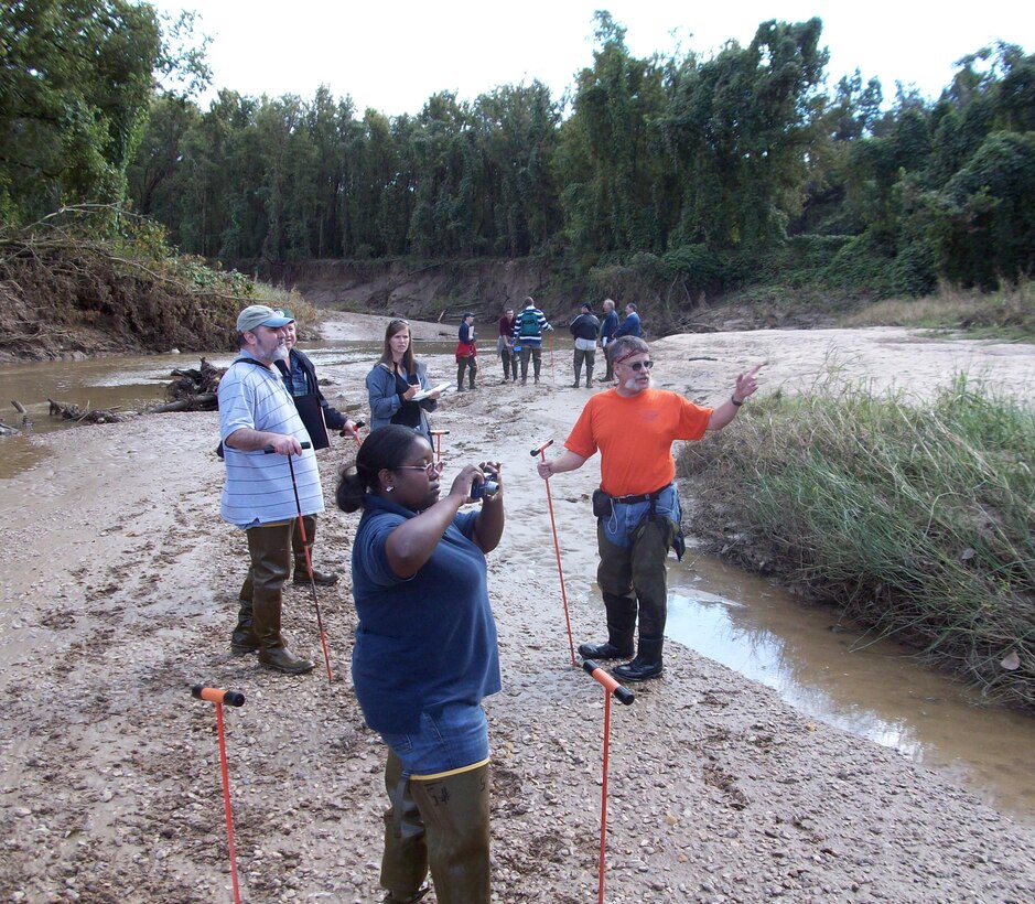 Students participate in on-site field work as part of Streambank Erosion and Protection training.