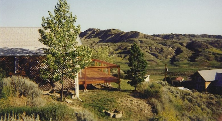Title VIII of WRDA 2000 authorizes cabin sites located within four cabin areas on the Fort Peck Project to be conveyed to current lease holders. Fort Peck Cabin Area is located entirely in Valley County, 17 miles southeast of Glasgow and five miles from the Fort Peck Office.