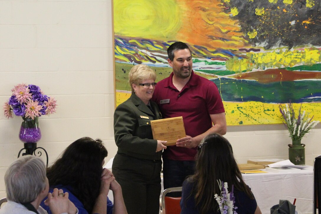 Rend Lake Natural Resource Specialist Dawn Kovarik has become the first employee in the Corps of Engineers to be selected Non-Formal Educator of the Year for 2015 by the Environmental Education Association of Illinois.  
    