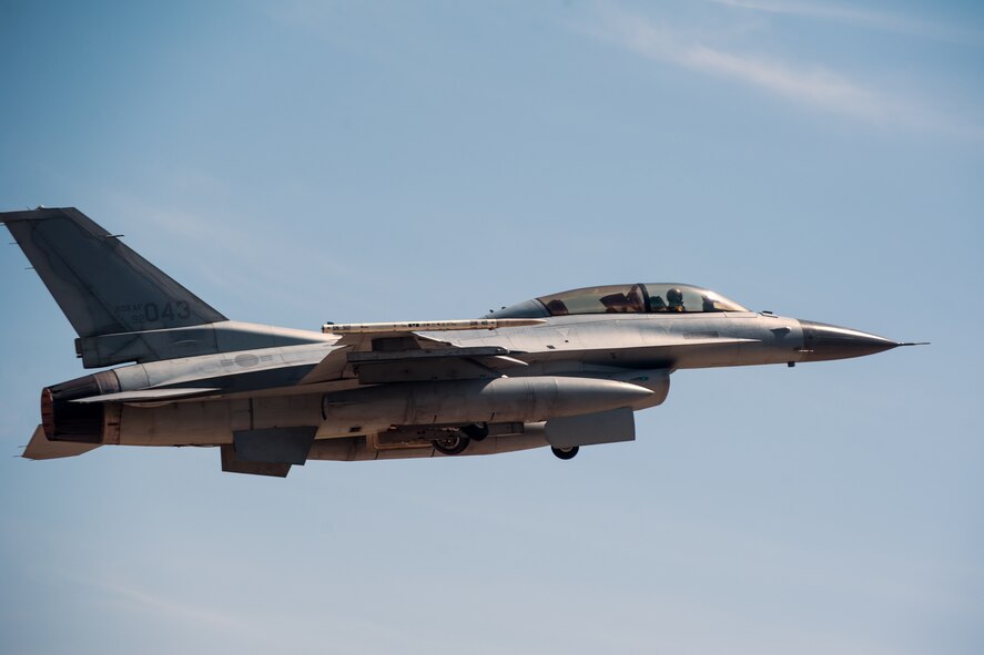 A Republic of Korea Air Force KF-16 takes off for a large force exercise sortie during Exercise Max Thunder 15-1 at Gwangju Air Base, Republic of Korea, April 17, 2015. Max Thunder is a regularly scheduled flying exercise held twice per year and is the largest flying exercise held on the Korean Peninsula. (U.S. Air Force photo by Senior Airman Taylor Curry/Released)