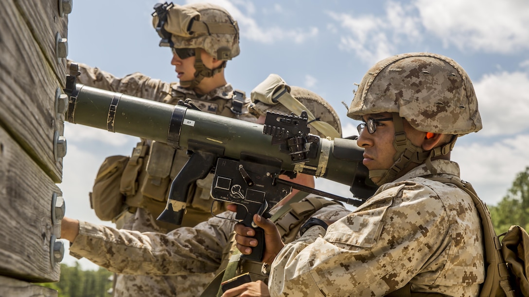 2nd CEB Marines launch weapons proficiency during live-fire training