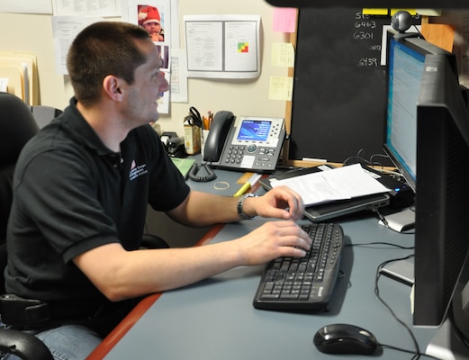 George Minges, Louisville District emergency operations, is the U.S. Army Corps of Engineers Civil Preparedness Planner of the Year.