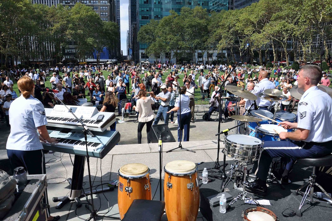 Full Spectrum, part of the USAF Heritage of America Band, performs a lunchtime concert in Bryant Park, New York City, NY, Sep. 18 2014.  The free concert was part of the day-long celebration in honor of the 67th Birthday of the United States Air Force.  (U. S. Air Force photo by 1st Lt. Justin Lewis)