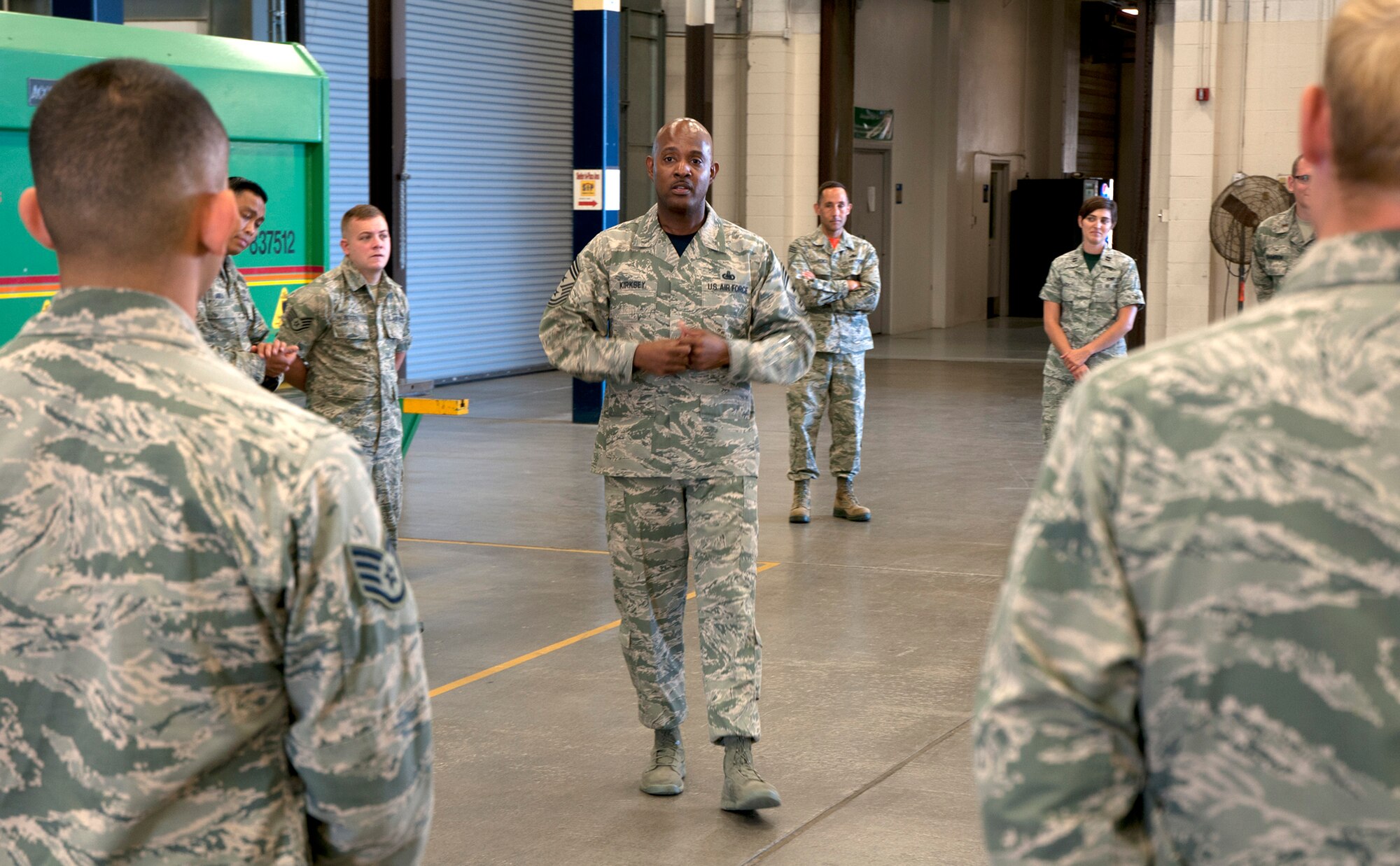 Chief Master Sgt. Cameron Kirksey discusses with members of the 446th
Maintenance Squadron fabrication flight the expectations of the Air Force
Reserve Command at Joint Base Lewis-McChord, Wash., Aug. 1, 2015. Kirksey,
the AFRC command chief, visited with members of the 446th Airlift Wing Aug.
1-2 to gain a better perspective on their mission of strategic airlift and
airdrop as well as any issues the Air Force Reservists face. (U.S. Air Force
photo/2nd Lt. Stephen J. Collier)

