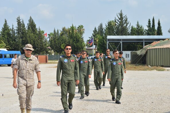 Cadets from the Turkish Air Force Academy in Istanbul arrive at the Spanish Patriot Unit facility located in Adana, Turkey, July 30, 2015. The cadets toured the battery during a week-long visit to Incirlik Air Base. (Photo by Spanish Army Private Fernando Mora)