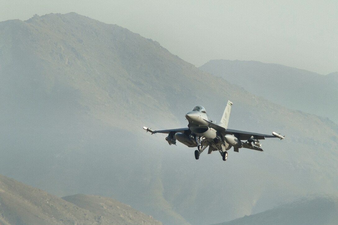 A U.S. Air Force F-16 Fighting Falcon aircraft prepares to land at Bagram Airfield, Afghanistan, Aug. 3, 2015.  
