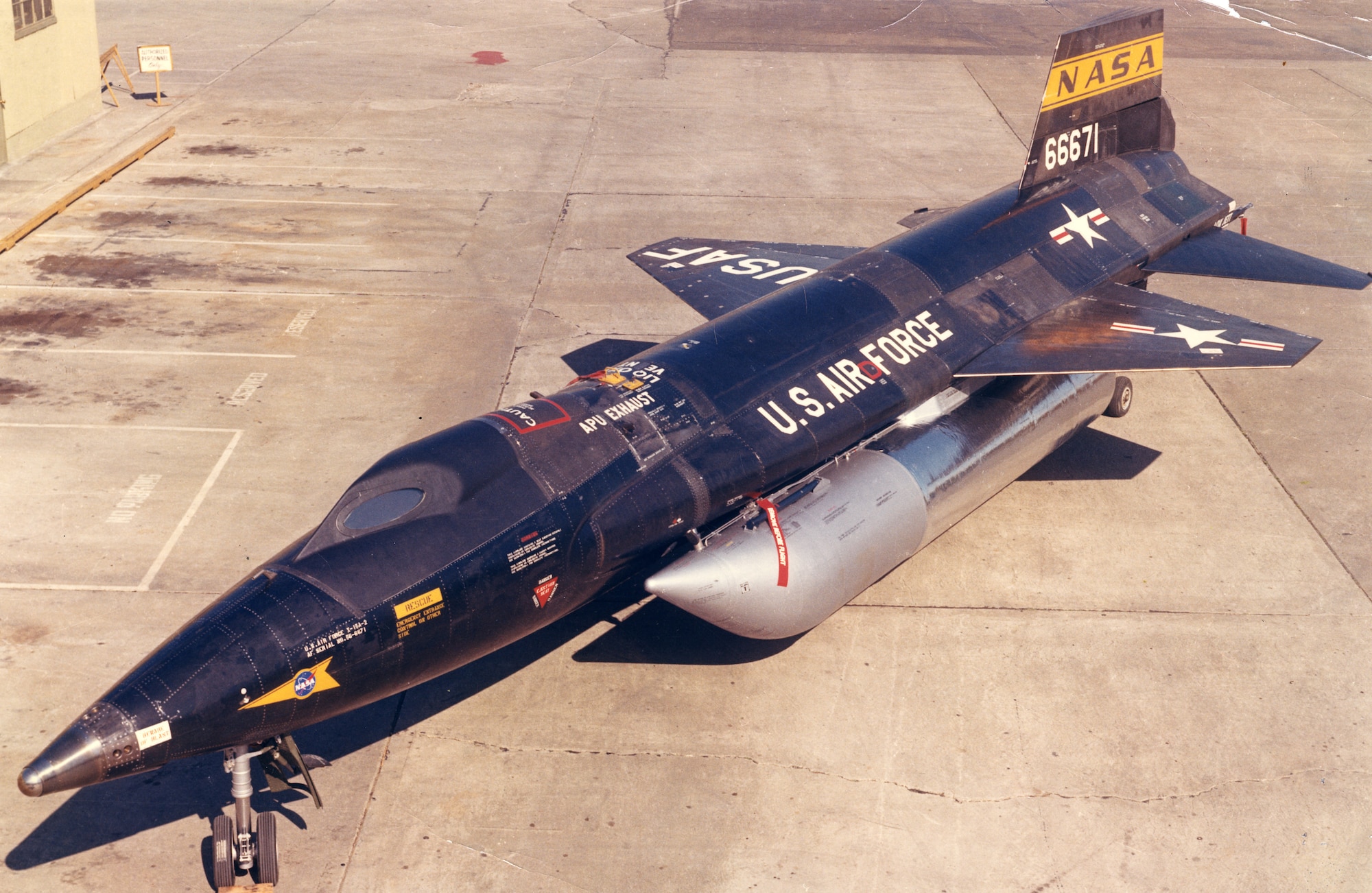 North American X-15A-2 shown with two external fuel tanks. (U.S. Air Force photo)
