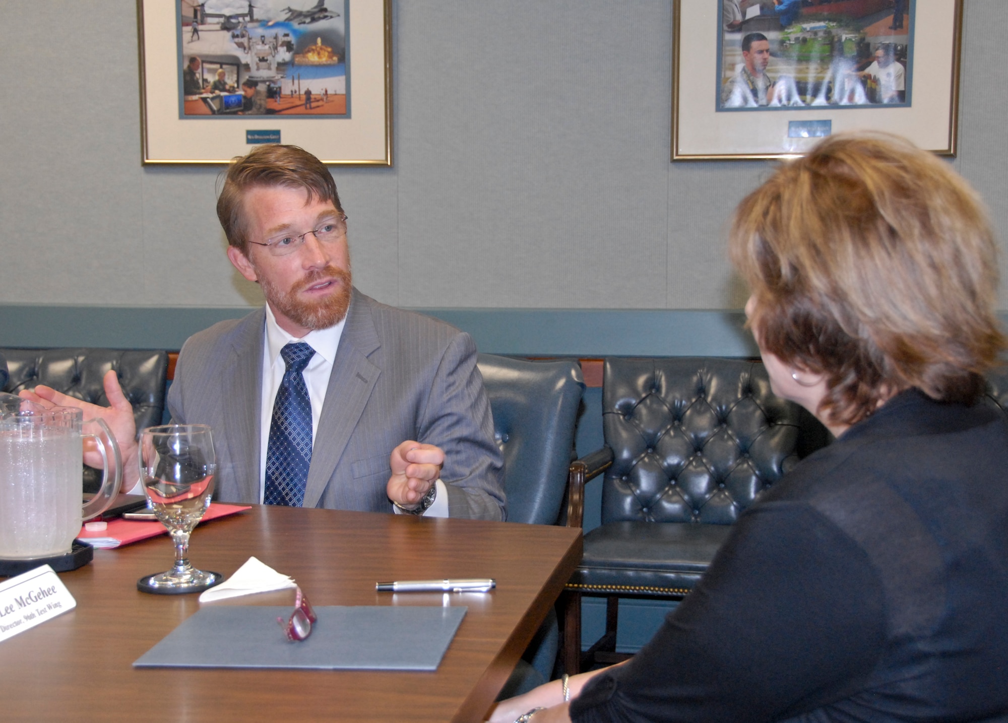 Mark Teskey, Air Force Director of Small Business Programs, meets with Lee McGehee, 96th Test Wing vice-director, July 27 at Eglin Air Force Base, Fla., to talk about the importance of driving small business competition and the continuous development of the local industrial base.  Teskey also met with leadership from several base agencies.  (U.S. Air Force photo/Kevin Gaddie)