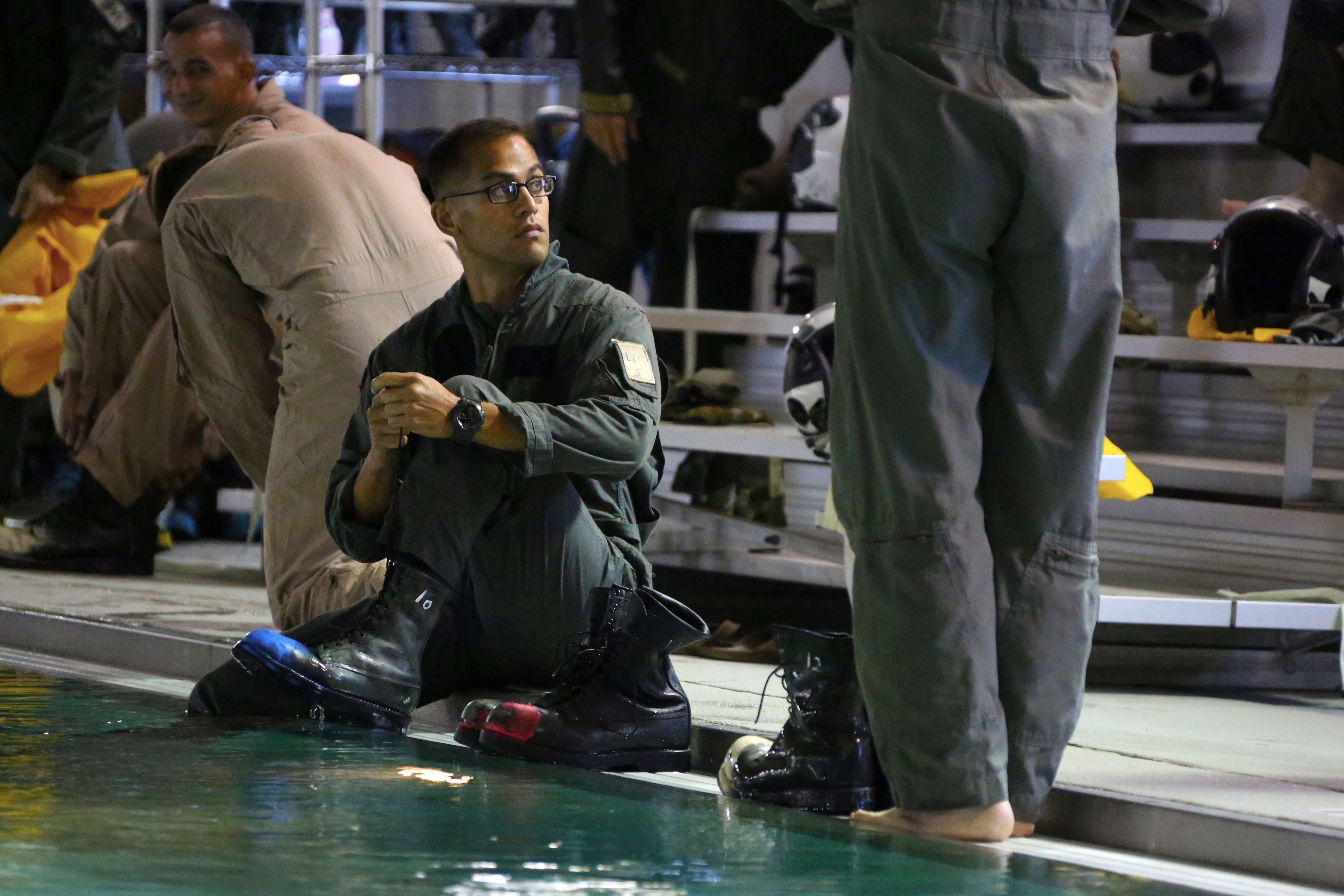 Marines conduct life saving water survival training