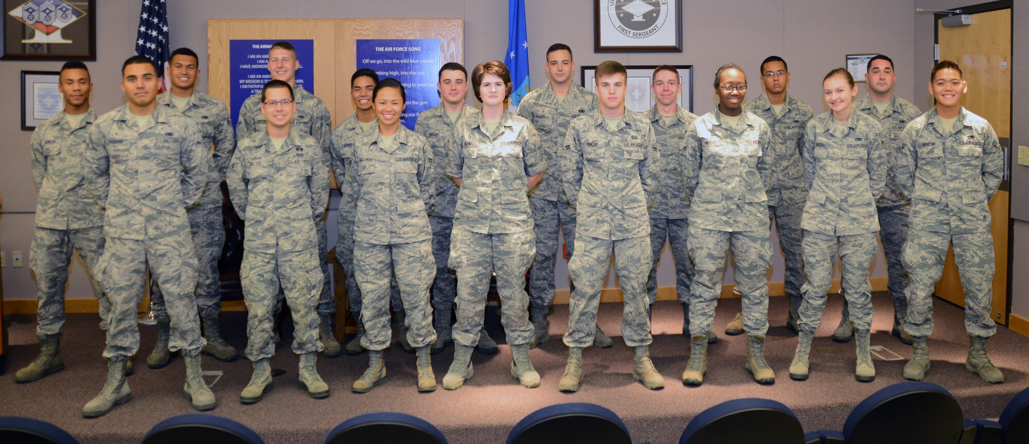 Airmen attending the First Term Airman Center pose for a photo, Aug.17, 2015, at McConnell Air Force Base, Kan. The FTAC class helps Airmen transition from technical training to the operational Air Force and helps build mission-ready Airmen. (U.S. Air Force photo by Airman 1st Class Christopher Thornbury)
