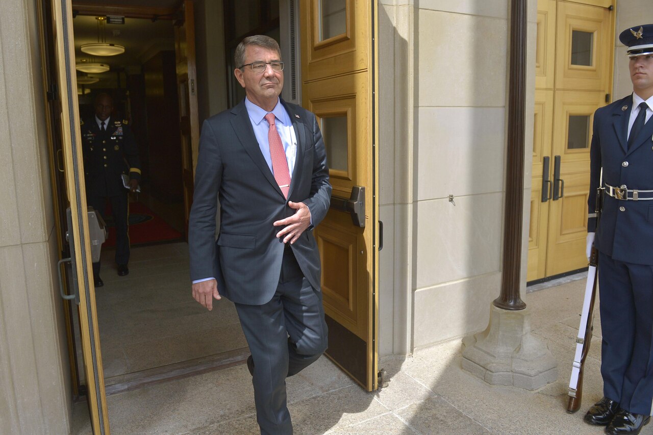 U.S. Defense Secretary Ash Carter hosts an honor cordon to welcome Georgian Defense Minister Tinatin Khidasheli to the Pentagon, Aug. 18, 2015. The two defense leaders met to discuss matters of mutual importance. DoD photo by Glenn Fawcett 