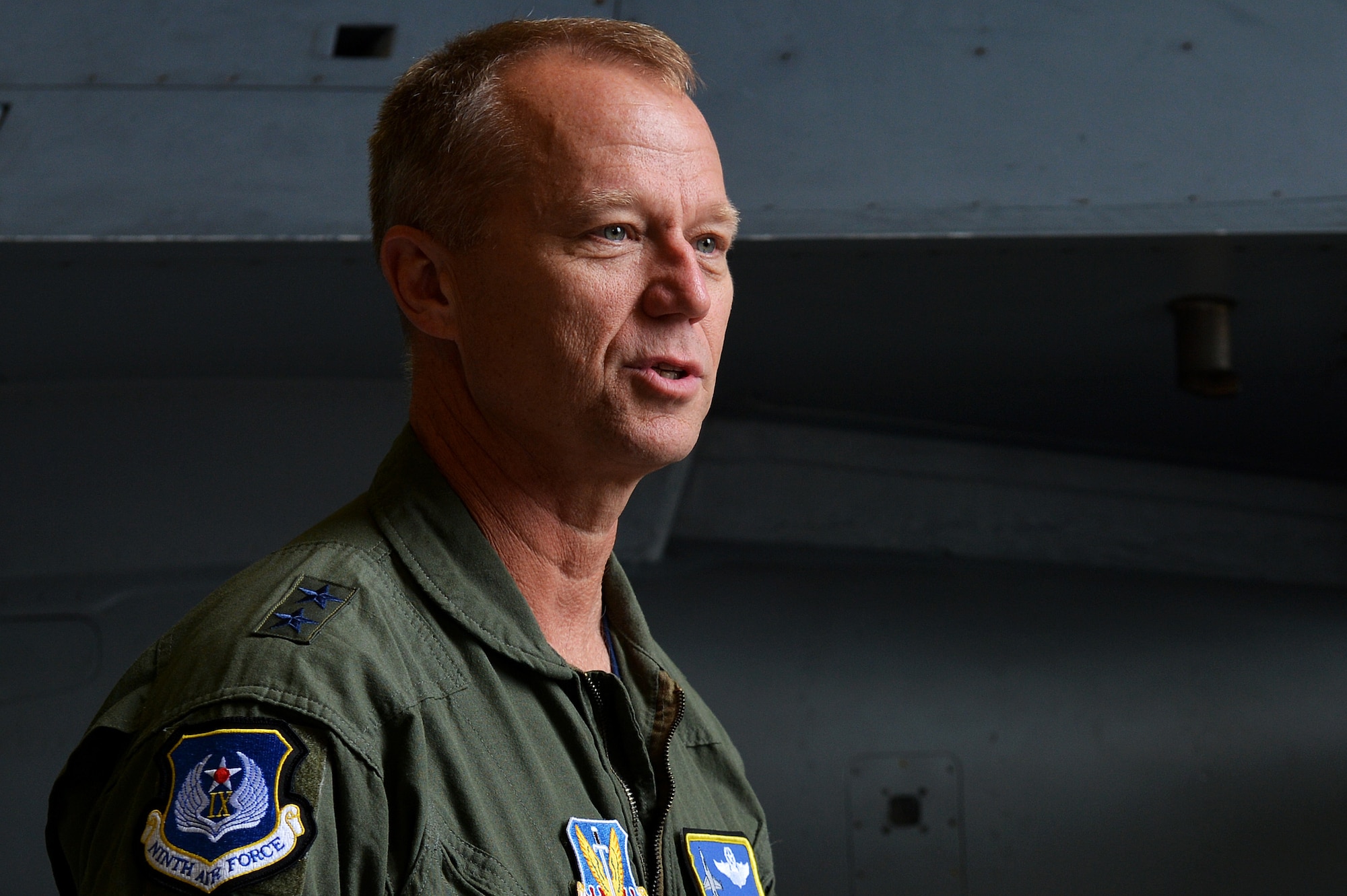 U.S. Air Force Maj. Gen. Mark Kelly, Ninth Air Force commander, speaks to 20th Equipment Maintenance Squadron phase inspection team Airmen during an immersion tour at Shaw Air Force Base, S.C., Aug. 7, 2015. Kelly spent two days meeting Shaw Airmen and learning about their mission. (U.S. Air Force photo by Senior Airman Diana M. Cossaboom/Released)