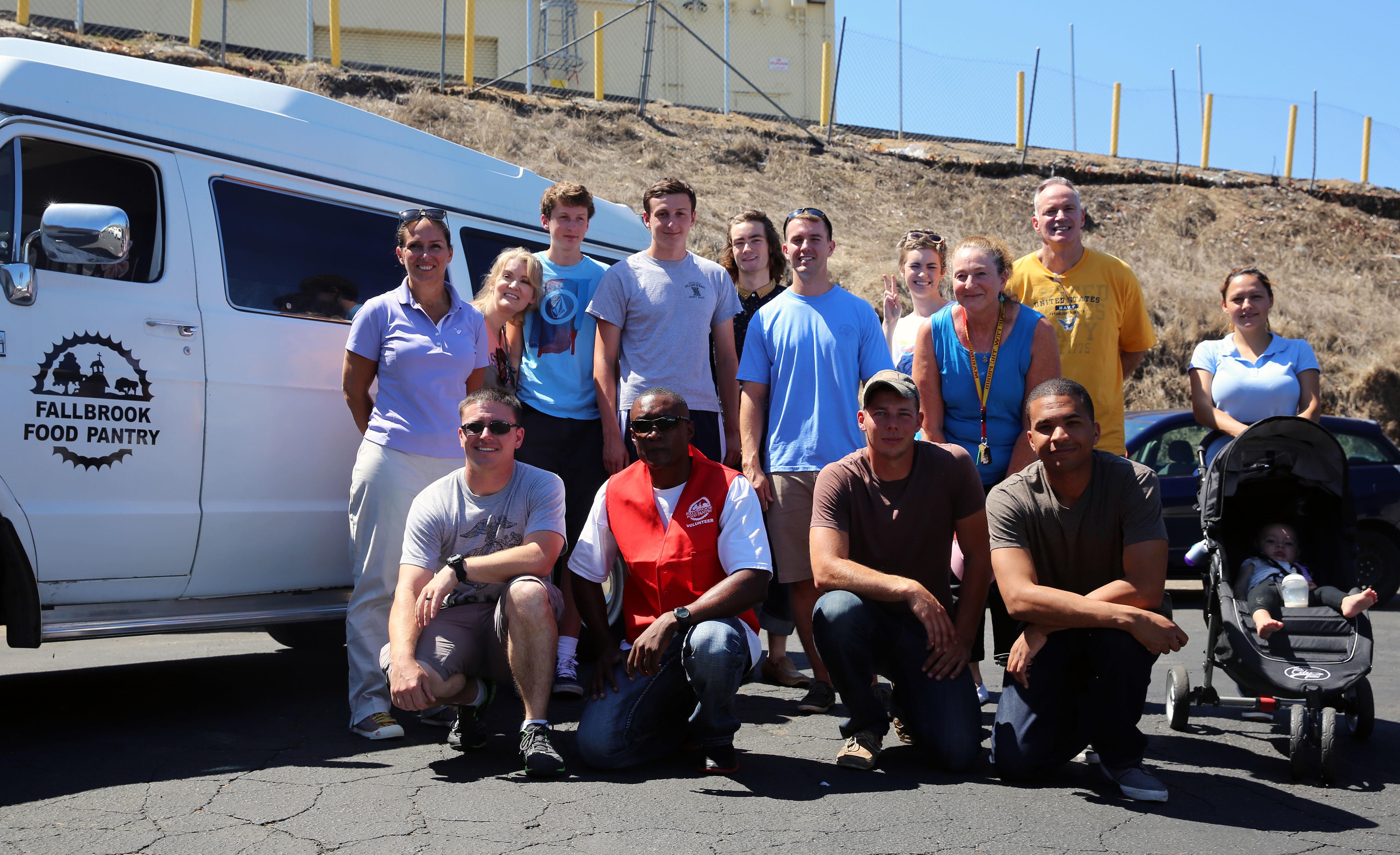 Marines And Sailors Help Feed Fallbrook Families I Marine
