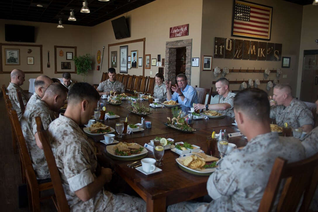 Defense Secretary Ash Carter speaks with a group of Marine Corps majors over lunch during a visit on Camp Pendleton Calif., Aug. 27, 2015. Carter visited the base to observe a beach assault demonstration and speak with Marines. DoD photo by U.S. Air Force Master Sgt. Adrian Cadiz