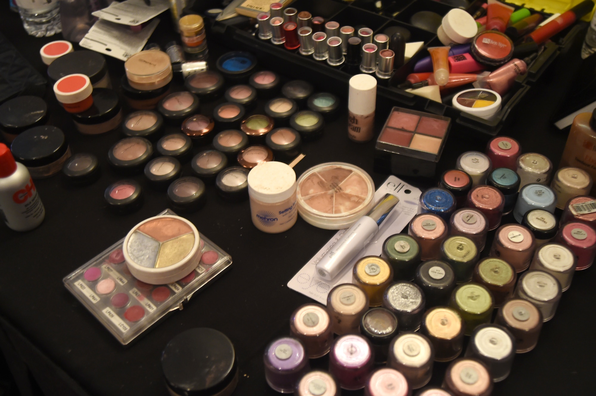 Makeup tables stand ready for attendees of the USO sponsored Operation That’s My Dress event in Las Vegas, Aug. 30, 2015. More than 800 active duty females, spouses, and teenage daughters received beauty products, complimentary hair and makeup sessions and a free dress during the two-day event. (U.S. Air Force photo by Tech. Sgt. Nadine Barclay)