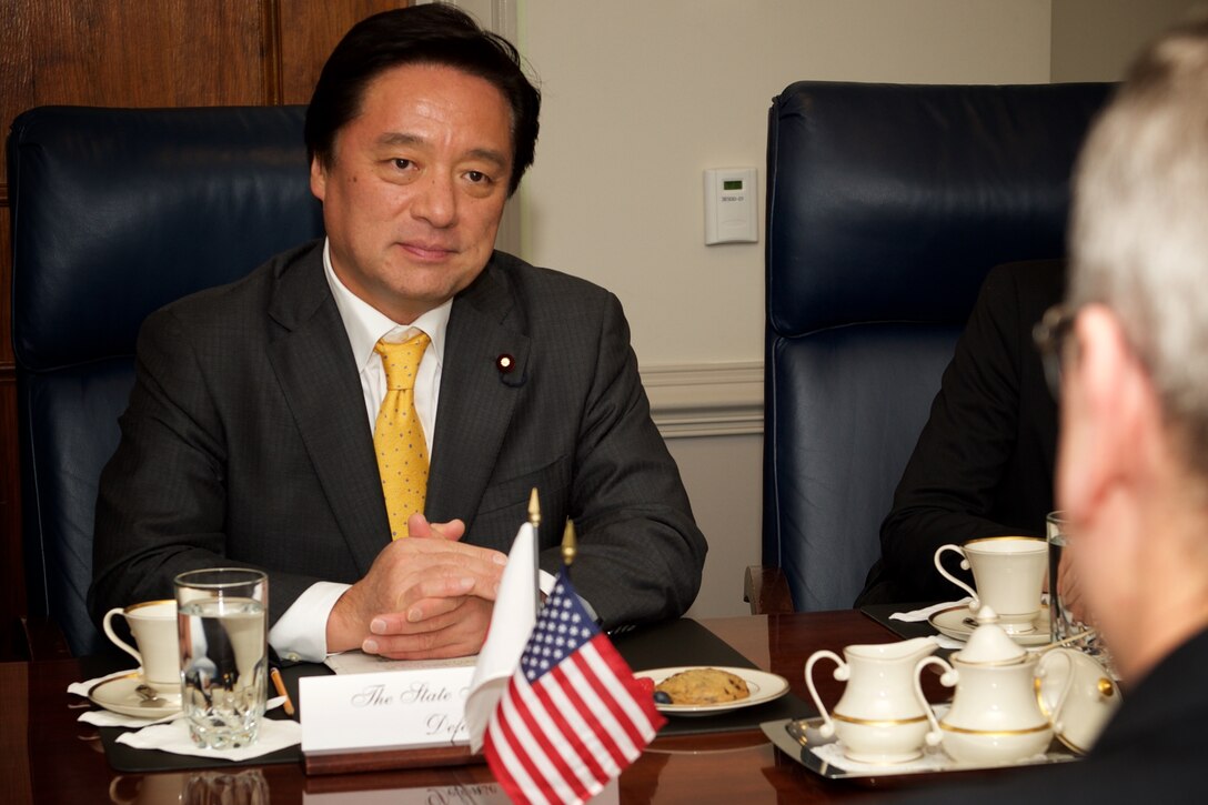 Japanese State Minister of Defense Kenji Wakamiya meets with U.S. Deputy Defense Secretary Bob Work at the Pentagon, Dec. 1, 2015. DoD photo by Casper Manlangit