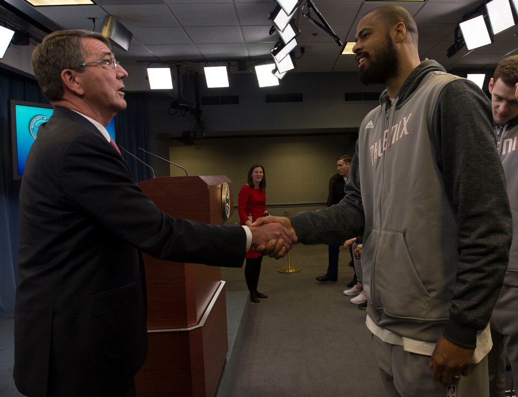 Defense Secretary Ash Carter meets with the Phoenix Suns at the Pentagon, Dec 3, 2015. DoD photo by Petty Officer 1st Class Tim D. Godbee