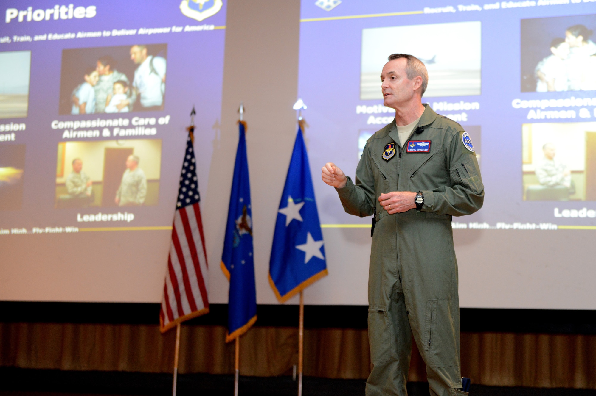 AETC commander visits Luke > Luke Air Force Base > Article Display