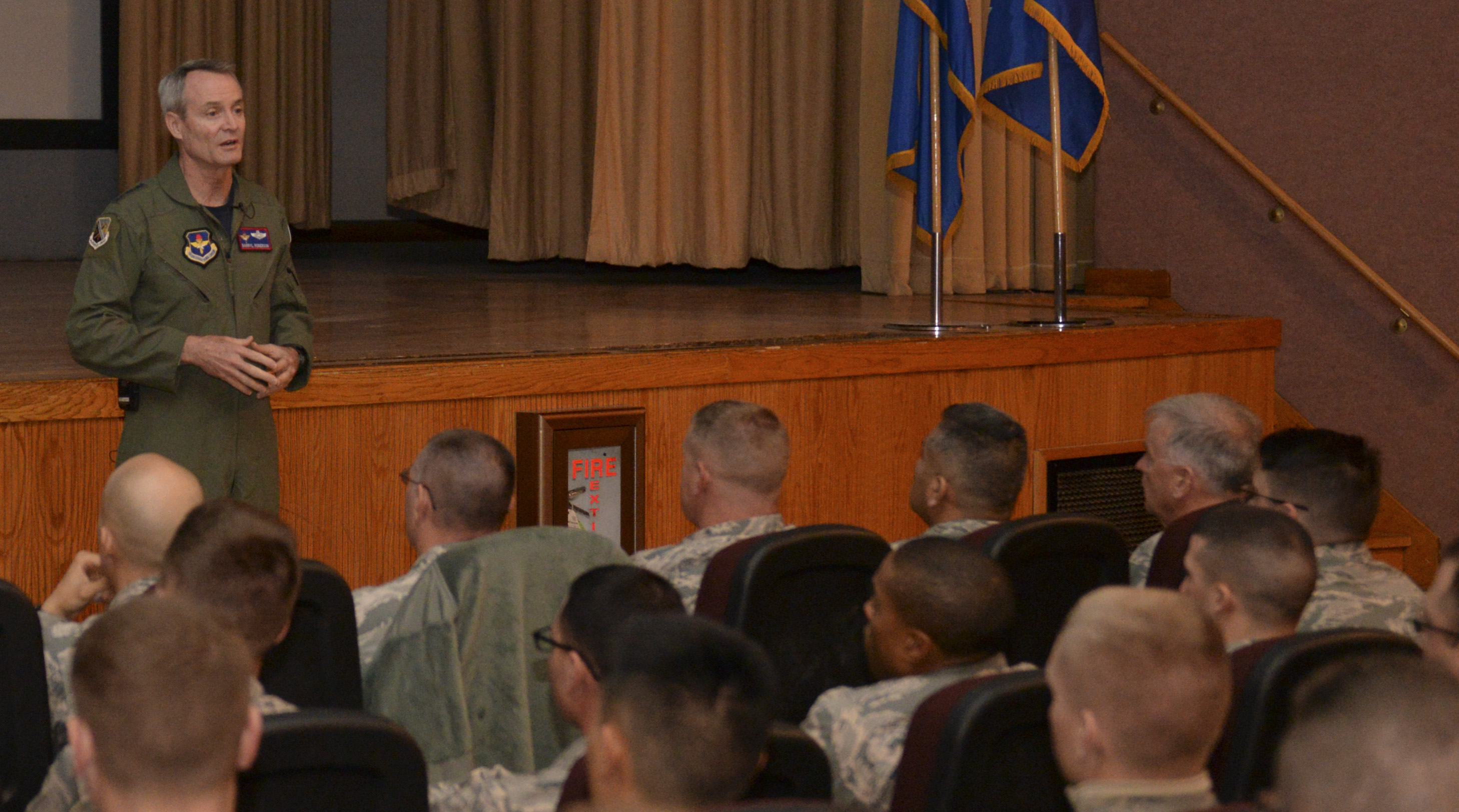 AETC commander visits Holloman > Holloman Air Force Base > Article Display