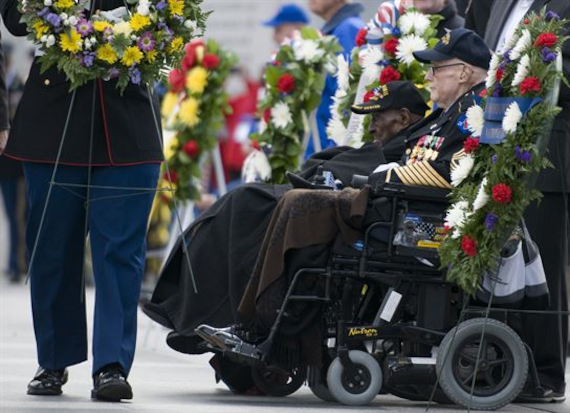 Edward Davis, right, a 94-year-old Army veteran who witnessed the Japanese sneak attack on Hawaii, and Frank Levingston, a 110-year-old Army veteran believed to be the nation’s oldest living World War II veteran, attend a Pearl Harbor remembrance ceremony at the National World War II Memorial on Dec. 7, 2015, in Washington, D.C. (U.S. Air Force photo/Sean Kimmons)